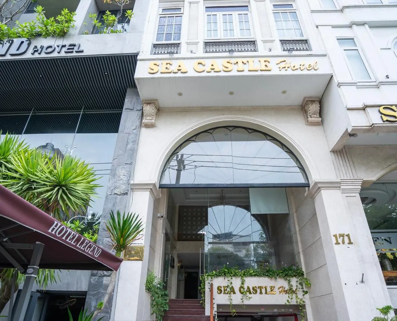 ***  Sea Castle Hotel Da Nang Vietnam